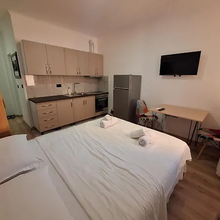 Albania Cozy & Affordable Near Center דירה