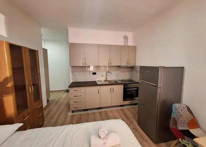 Albania Cozy & Affordable Near Center Apartamento