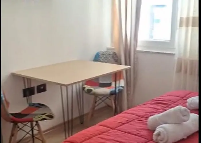 Albania Cozy & Affordable Near Center Lägenhet